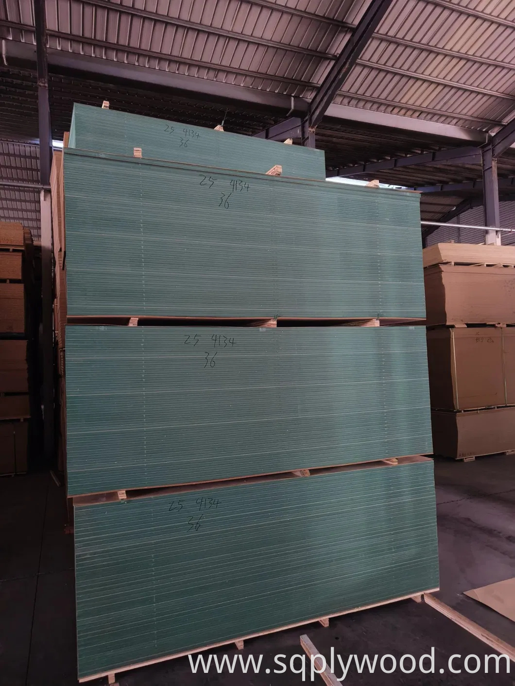 1220*2440mm Cabinet Wood Faced UV Raw Laminated Melamine Slot Slotted Waterproof Moisture Resistant Glossy Fiberboard Plain Melamine MDF